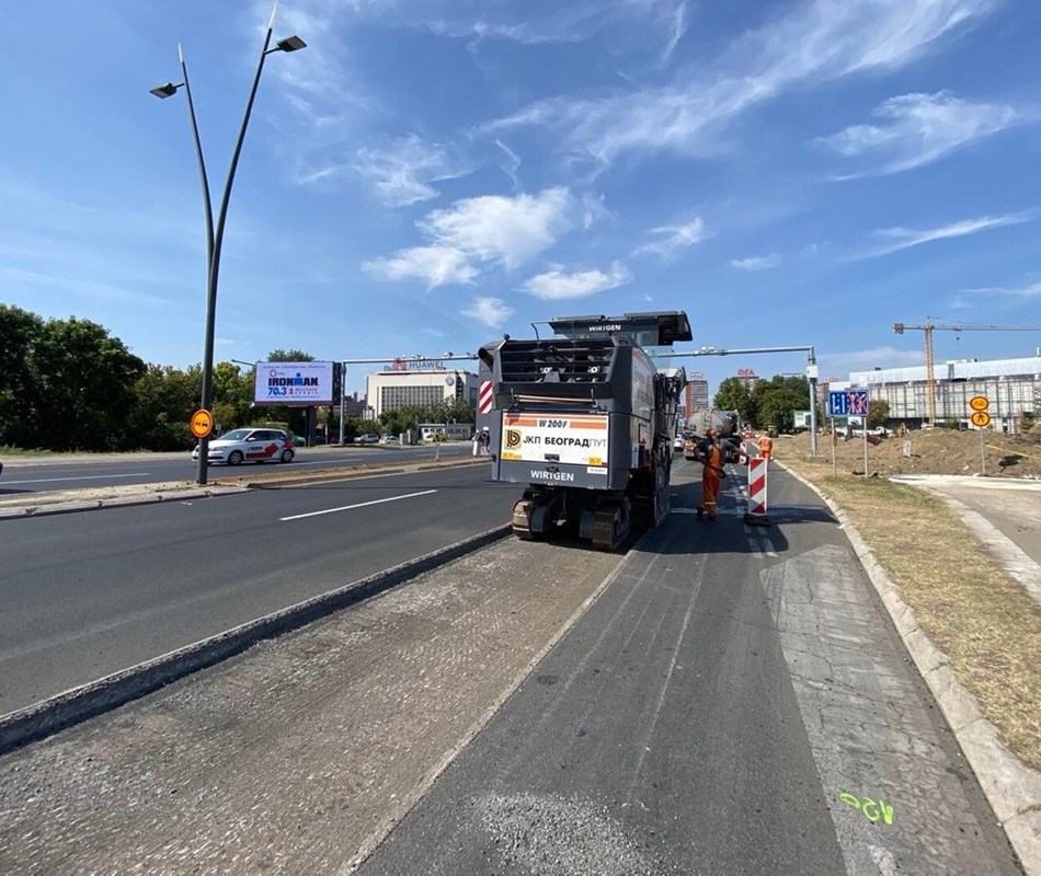 Обновљен застор на Бранковом мосту