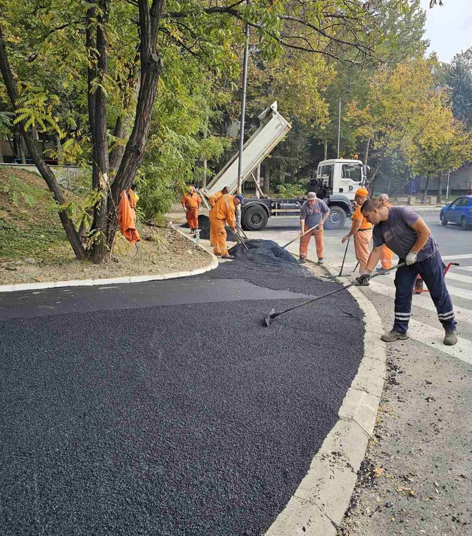 Oбнова аутобуских окретница у Mиријеву и Падинској Скели